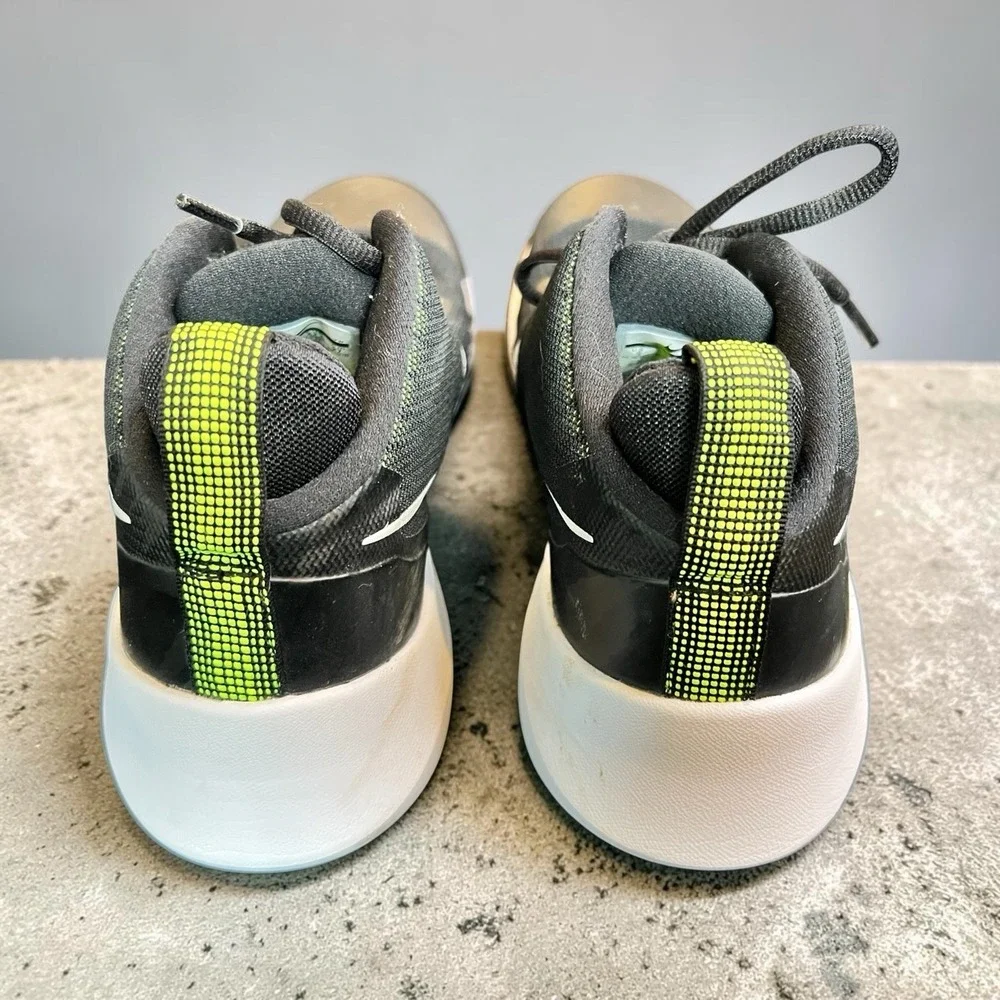 Nike Air Versitile Mens 9 Black Gray Volt Basketball Shoes Sneakers 852431-009